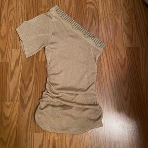 Cache one-shoulder top